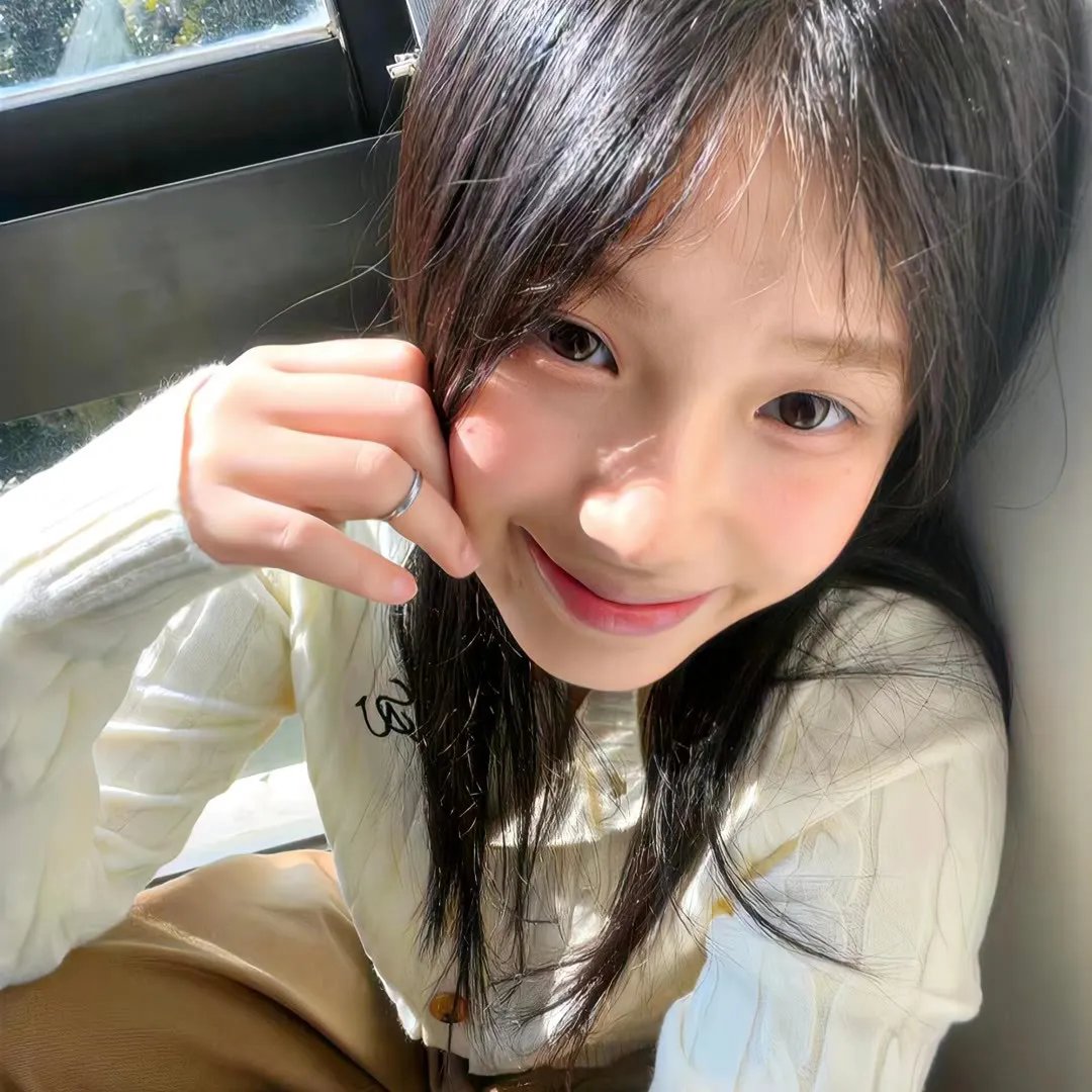 6号叩应女郎海报