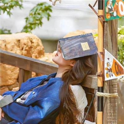 拥抱未来的你海报